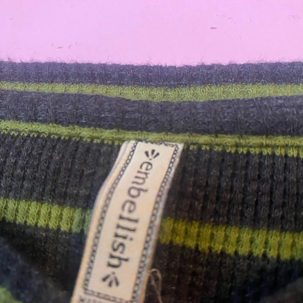 Striped Green and Black Long Sleeve Waffle Weave Top w Split Back